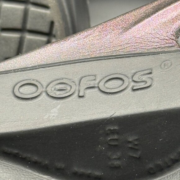 OOFOS Womens OOlala Luxe Recovery Sandals Size 7US EU38 Black & Metallic Purple - Picture 5 of 8